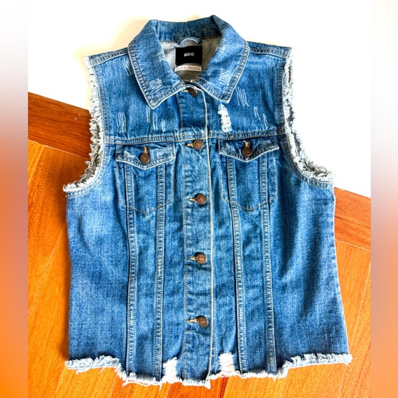 Urban Outfitters BDG Vest UO Women Distressed Denim Sleeveless Jeans Jacket M - Picture 2 of 16